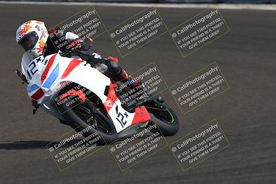 media/Oct-12-2025-CRA (Sun) [[e621380112]]/Races/Race 10/